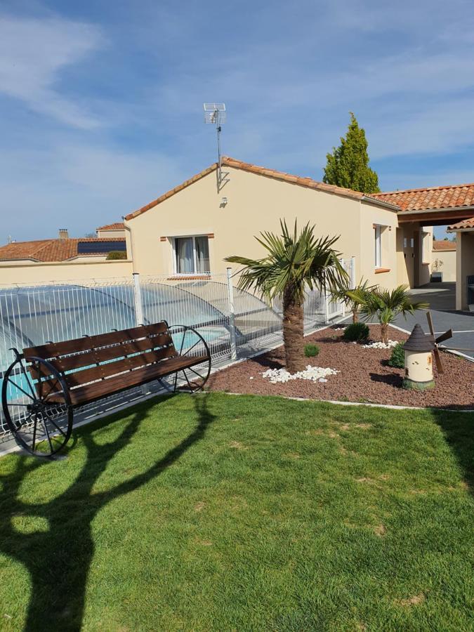 Chez Les J-Folais - 3 Kms Puy Dufou - Les Epesses Bed & Breakfast Luaran gambar