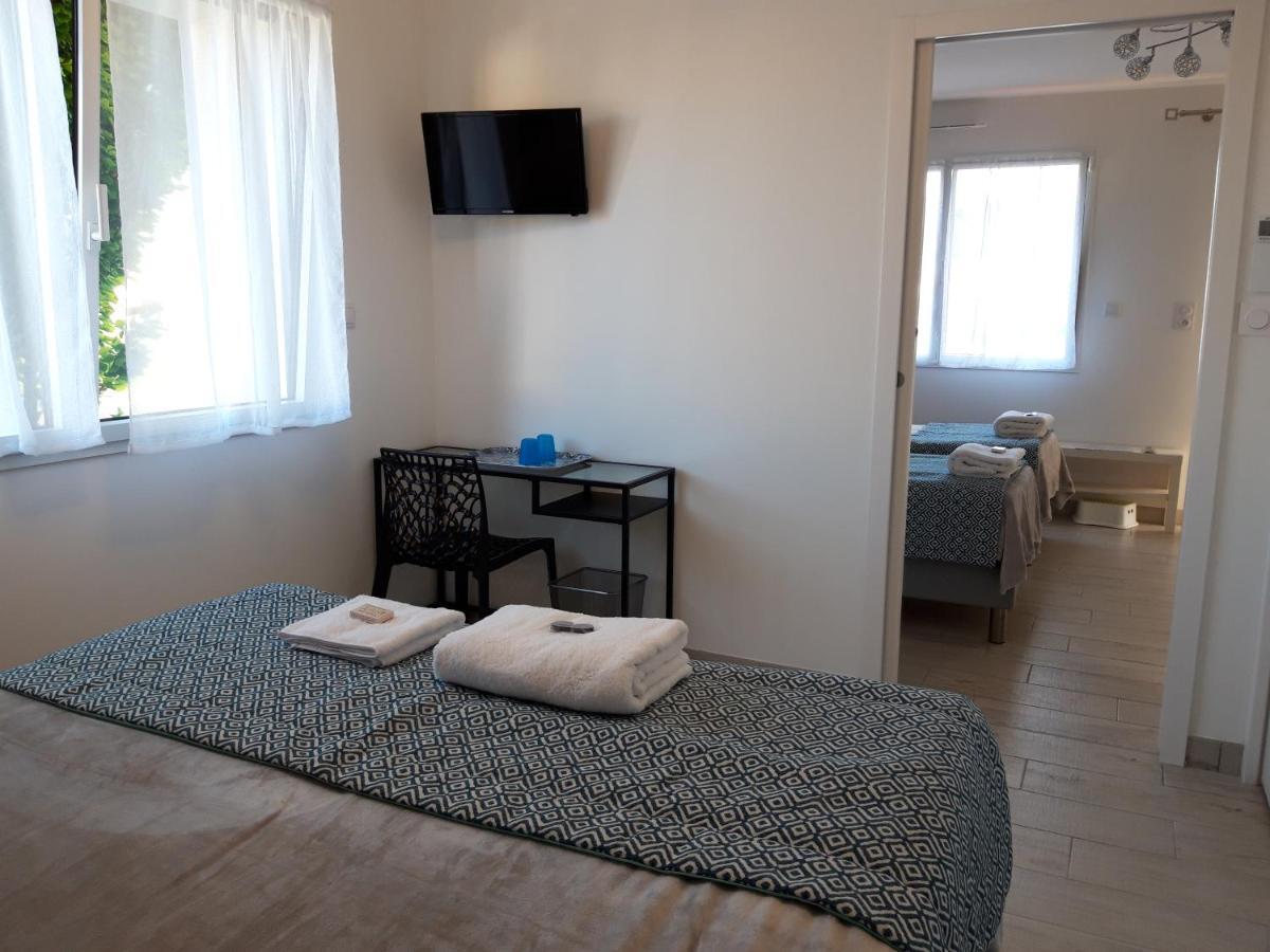 Chez Les J-Folais - 3 Kms Puy Dufou - Les Epesses Bed & Breakfast Luaran gambar